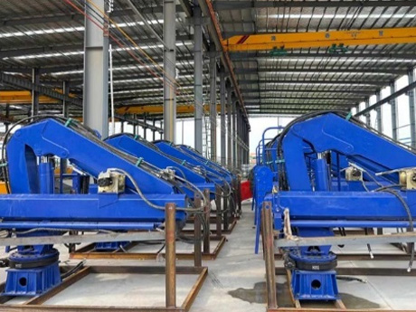 Knuckle Boom Crane