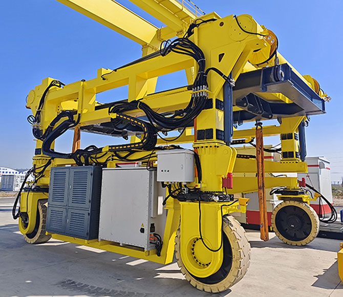 container straddle carrier