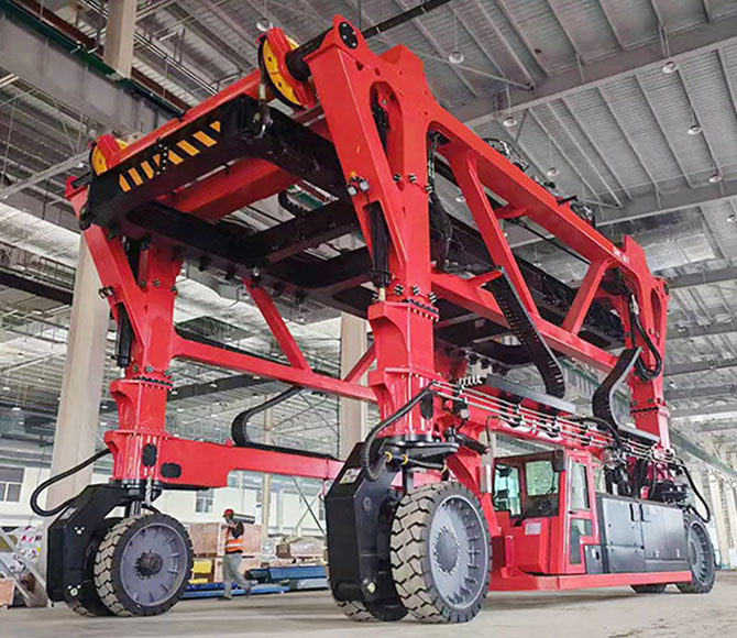 container straddle carrier