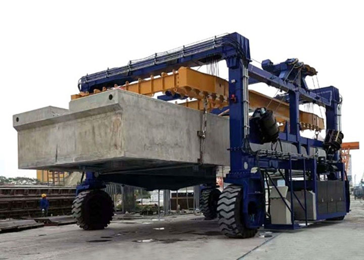 container straddle carrier