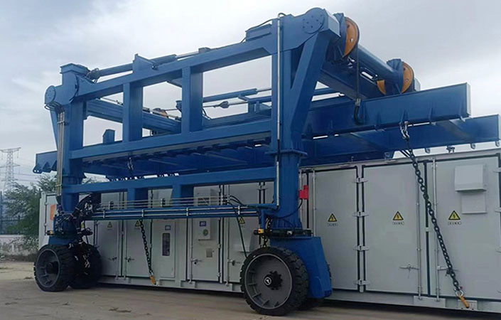 container straddle carrier