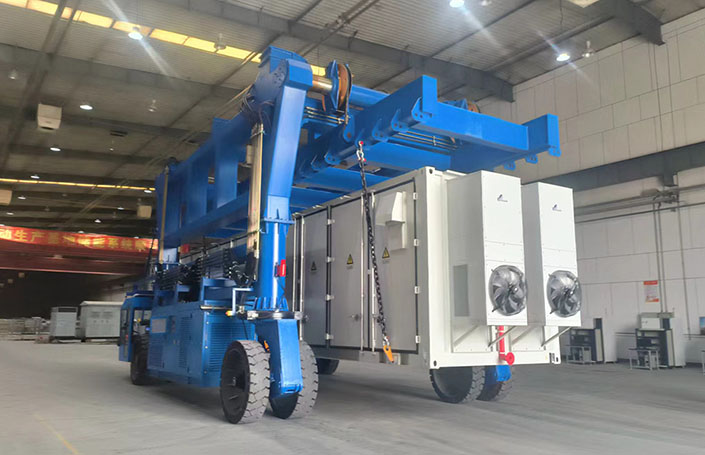 container straddle carrier