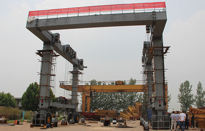 200T Travel Lift