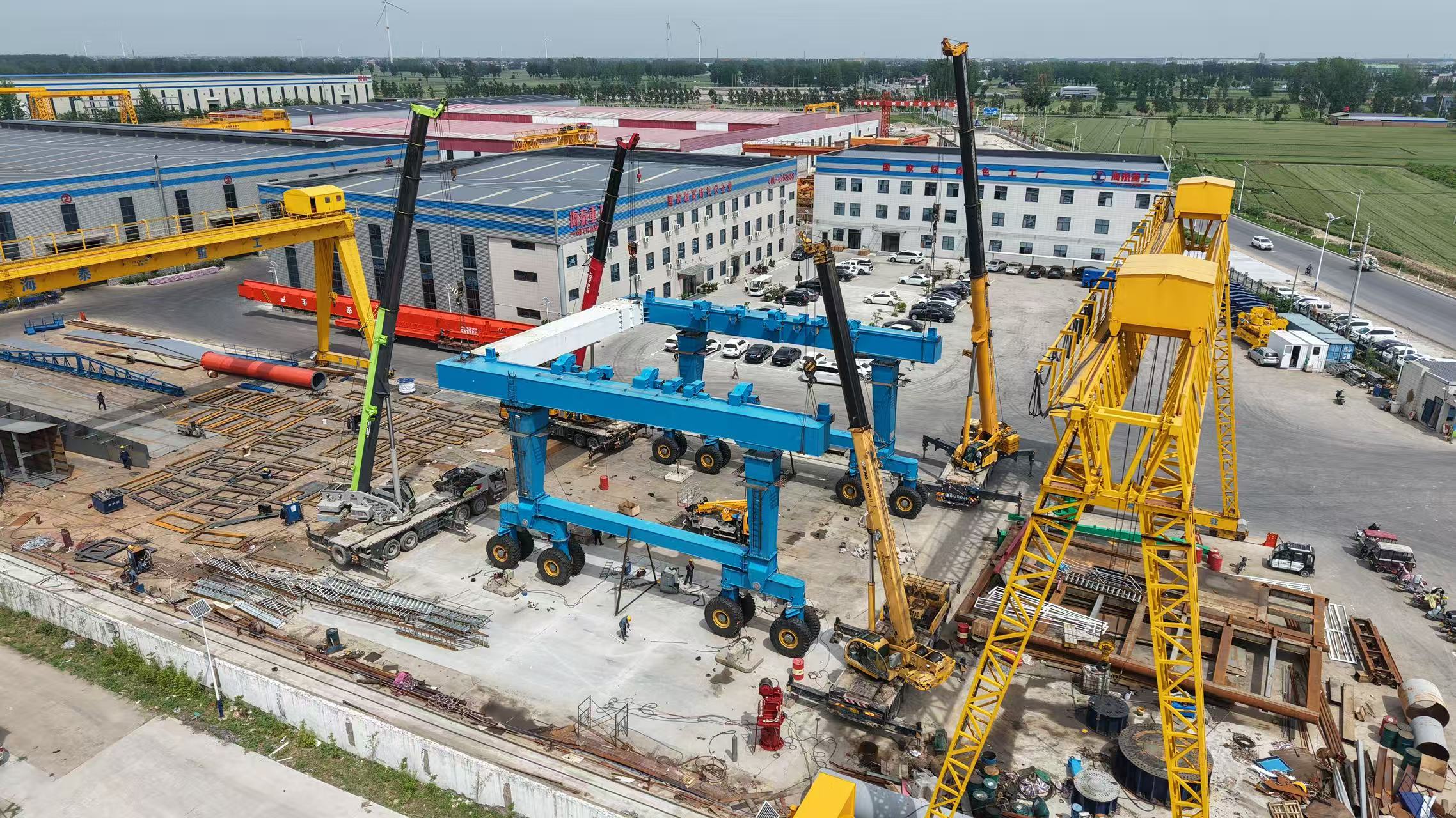 HTCRANE 300-ton Yacht Crane — Born for the Ocean, Built for Damage-Free Lifting