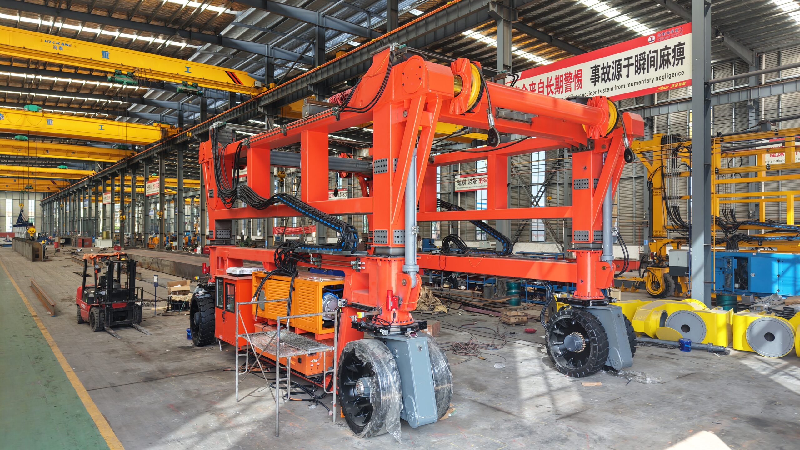 40-ton straddle carrier – the perfect partner for yard operations