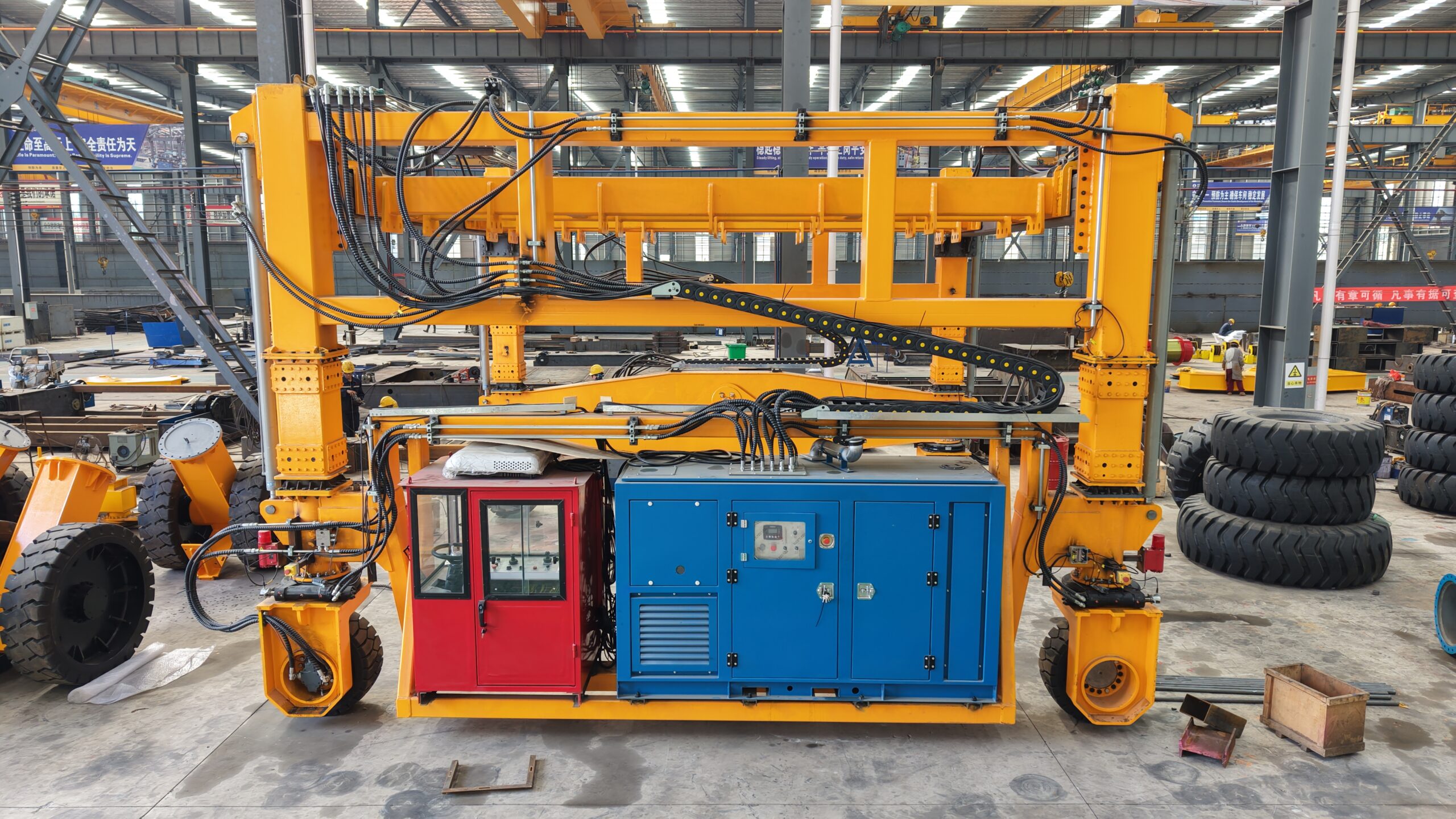 60T Wide-Body Straddle Carrier: Heavy-Duty Oversized Handling