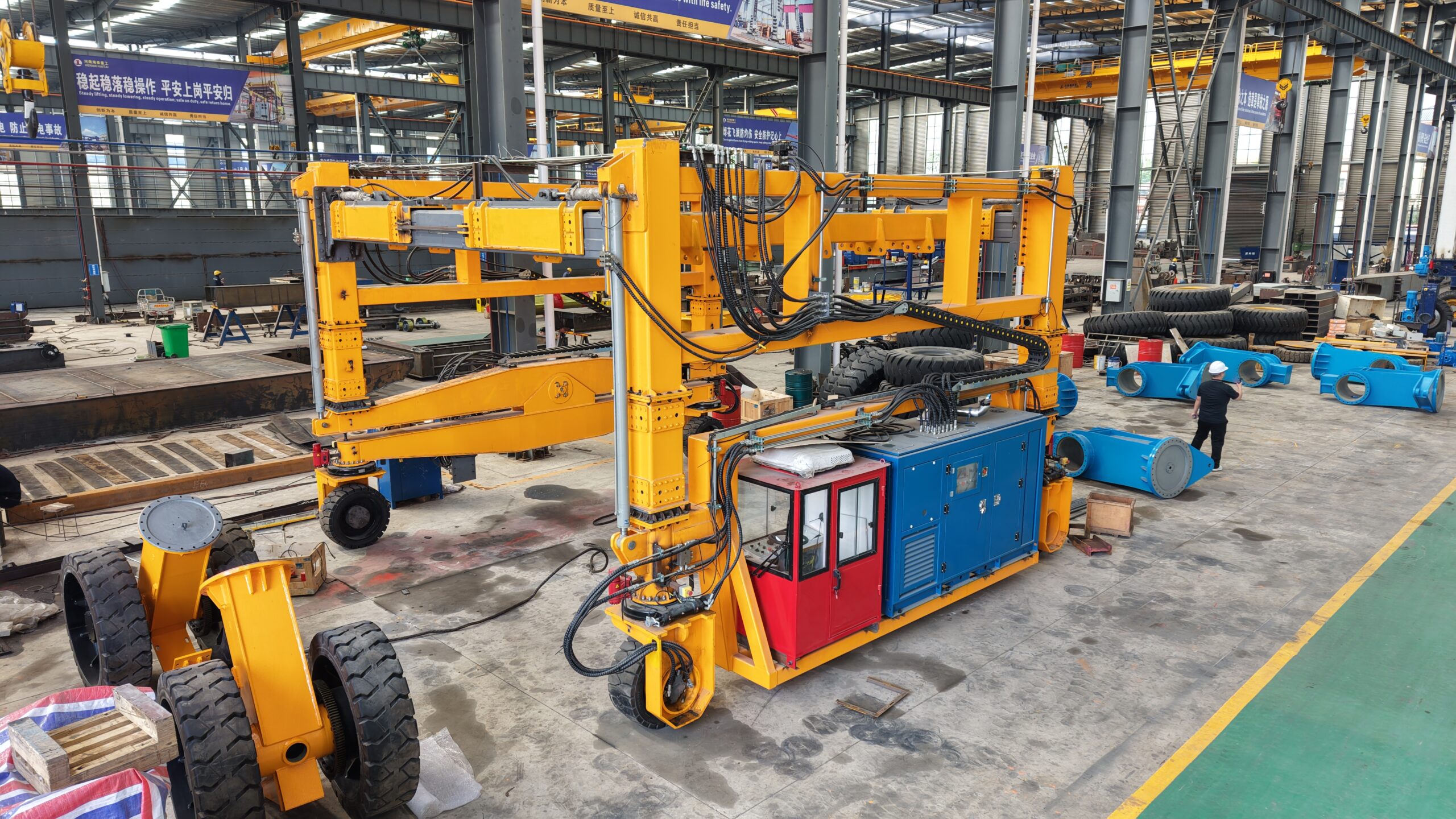 60T Wide-Body Straddle Carrier: Heavy-Duty Oversized Handling